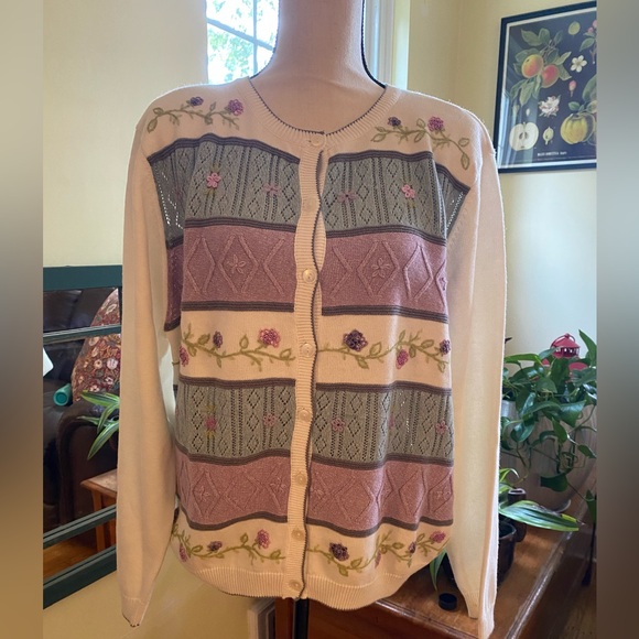 Alfred Dunner Sweaters - Vintage Alfred Dunner Floral Embroidered White/Teal/Lilac Cardigan L